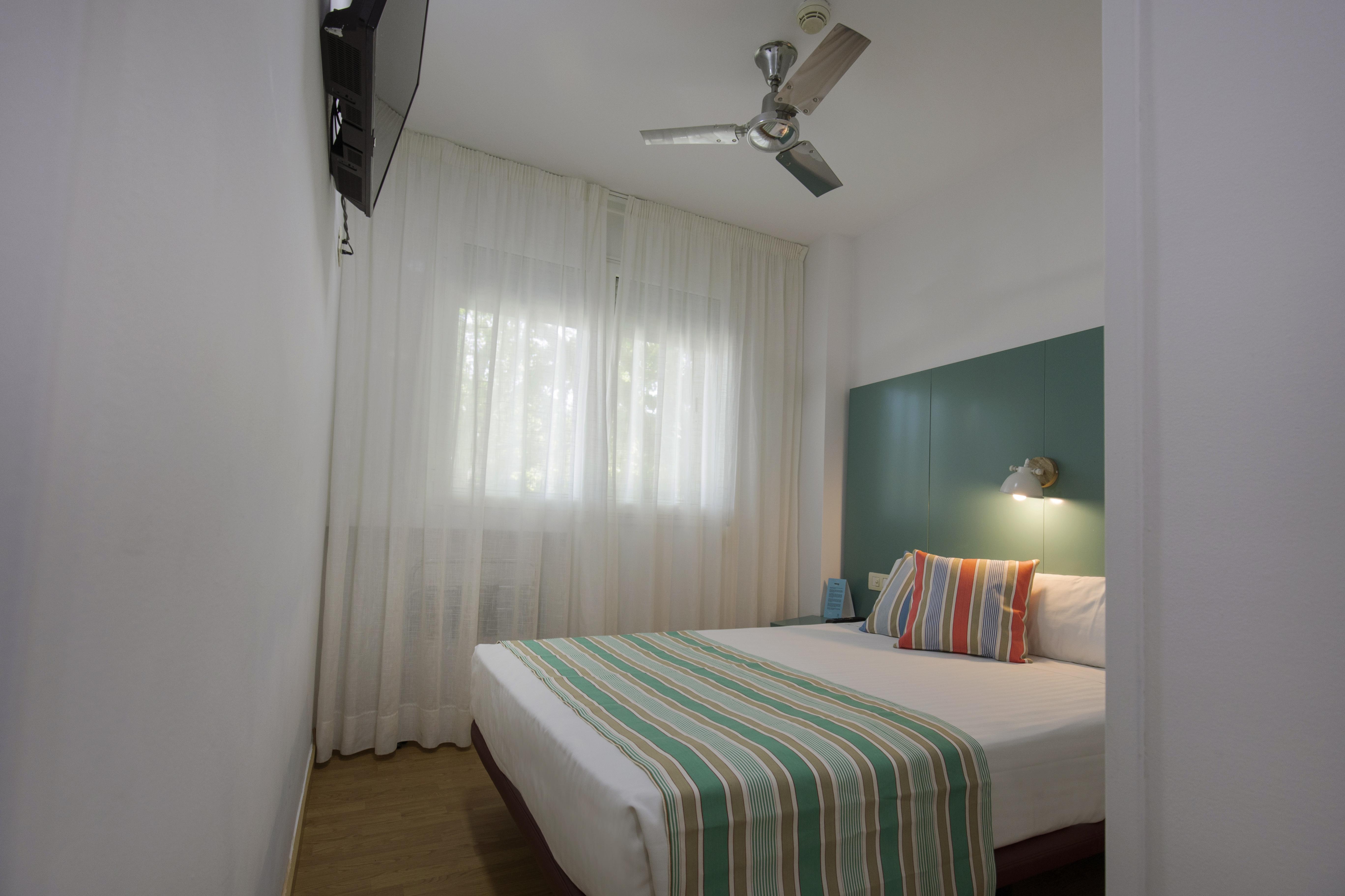 Yomo Hostal Bcn Port Barcelona Exterior photo