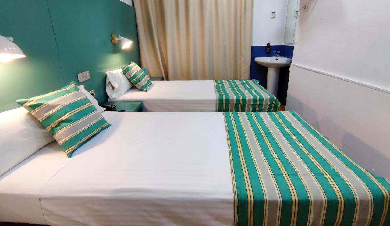 Yomo Hostal Bcn Port Barcelona Exterior photo